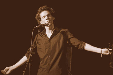 http://www.cafeplum.org/wp-content/uploads/2018/06/Corentin-Grellier-Solo-21-site.jpg